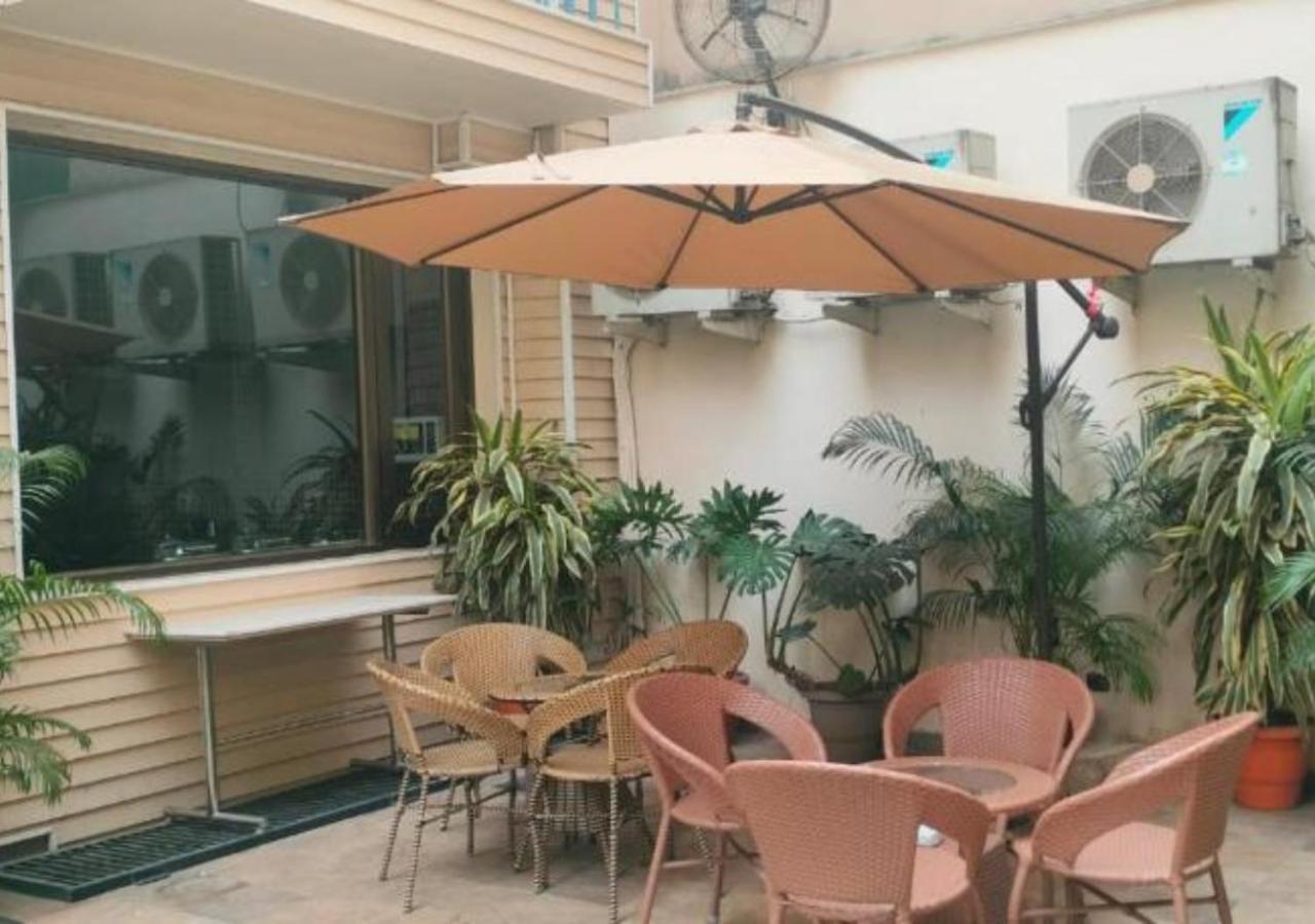Couette-café Uds Scandinavian - Next To Vfs New Delhi